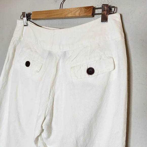 Larry Levine linen rayon white cropped wideleg pants.  Size 6 - Picture 4 of 14